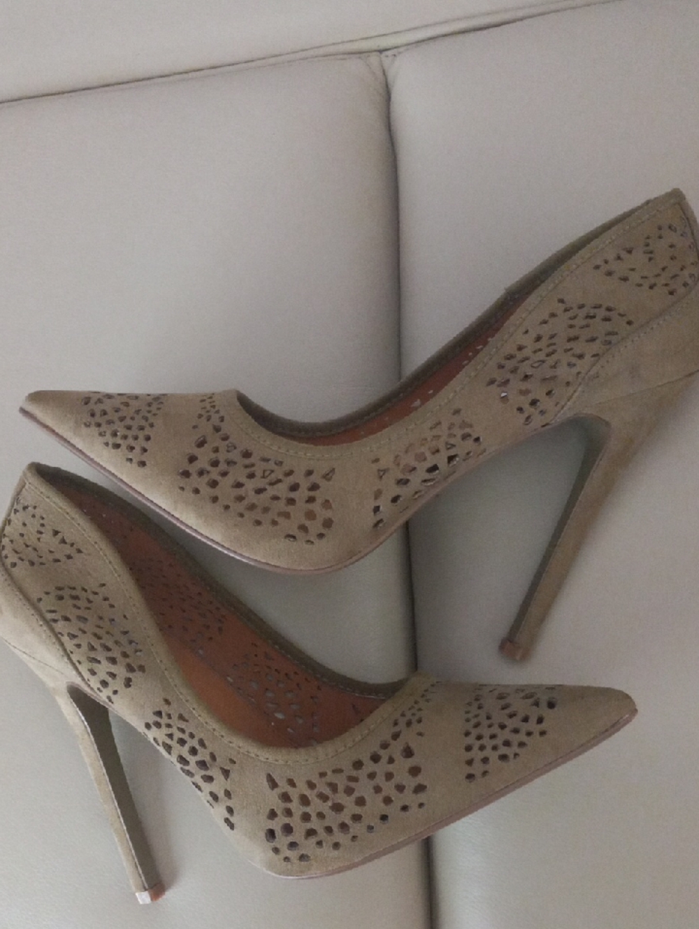 Cape Robbin Women's Olive Green Laser-Cut Pointed Toe Pumps Size 9M - Picture 17 of 17